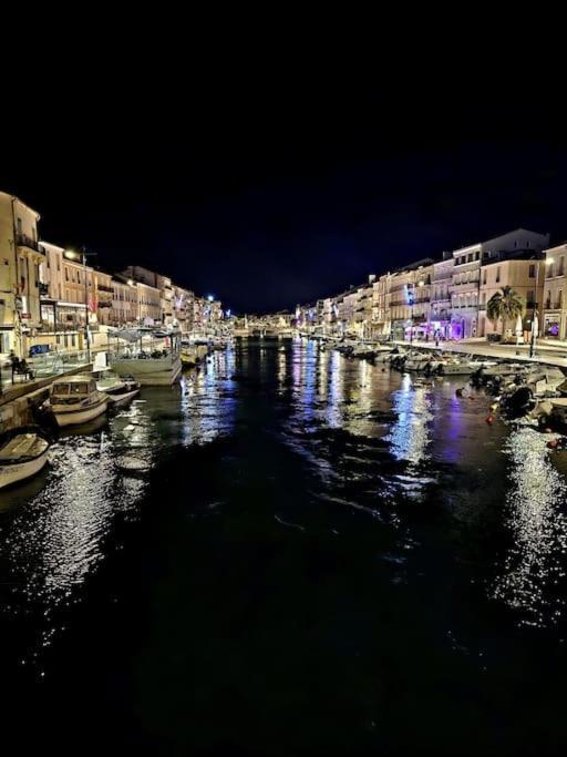 Le Calme A Deux Pas Du Port De Sete Apartment Luaran gambar